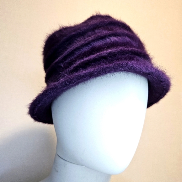2/$25 VTG 100% angora Canadian Hat purple - Picture 1 of 7
